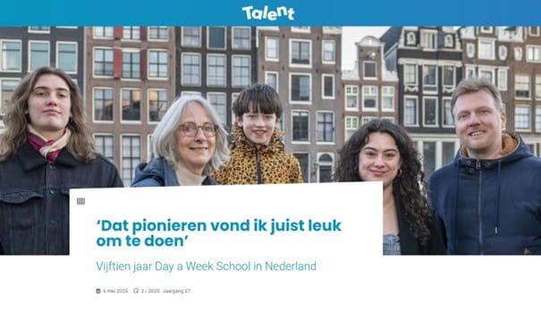Leerkrachten en oud leerlingen van Day a Week School